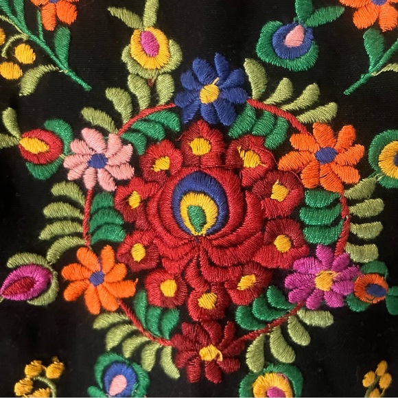 Zara Black Embroidery Skirt Colorful Flowers Size Medium - Picture 3 of 8